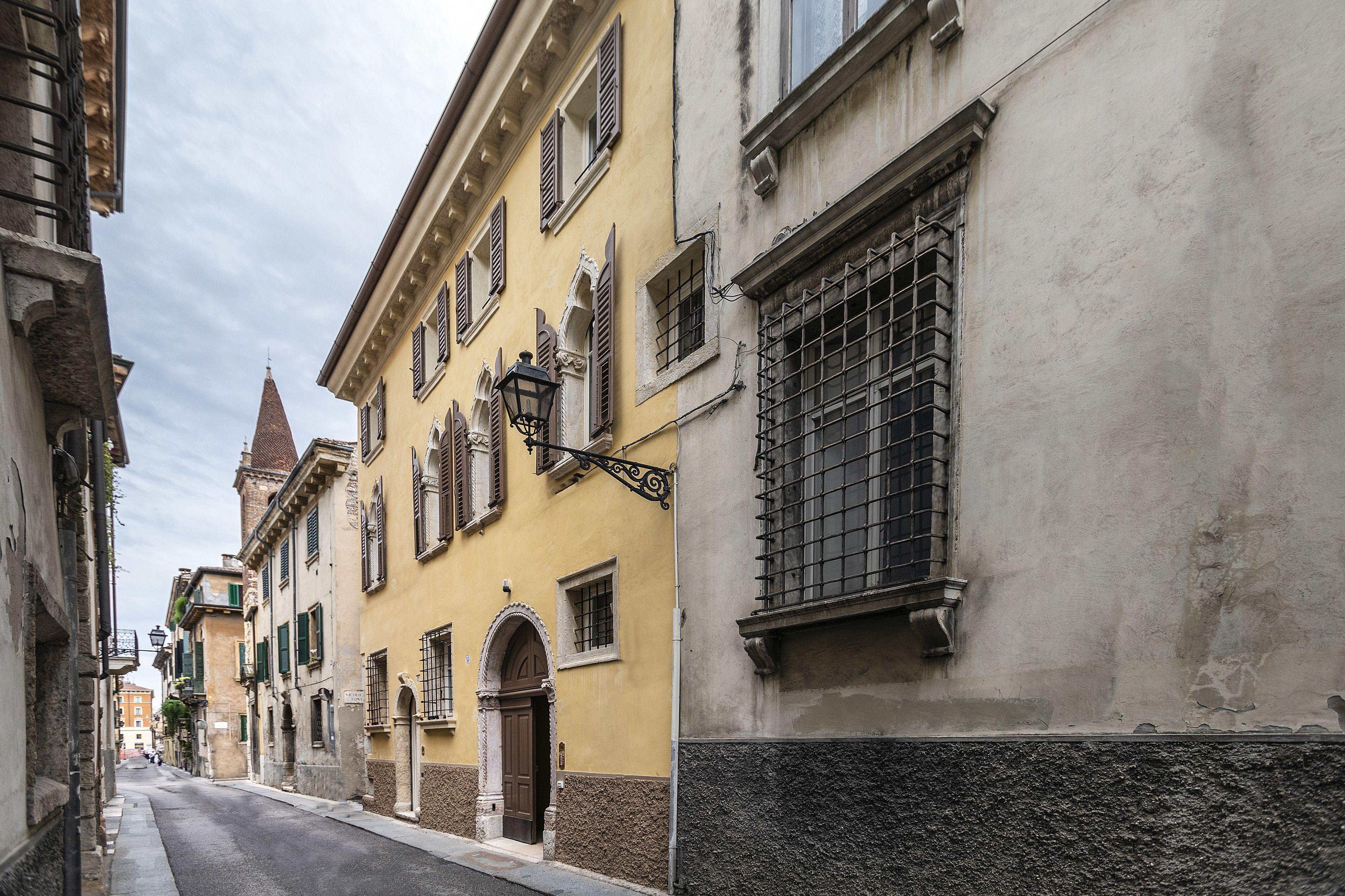 Residenza Palazzo Brenzoni Apartment - Verona — Photos 3